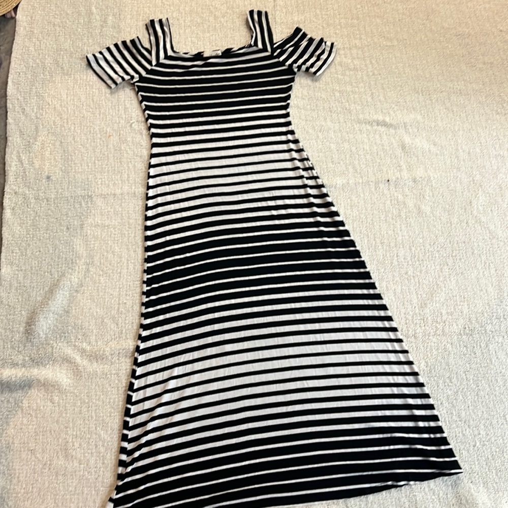 Women’s The Outfit, black & white maxi dress, size small. Cold shoulder